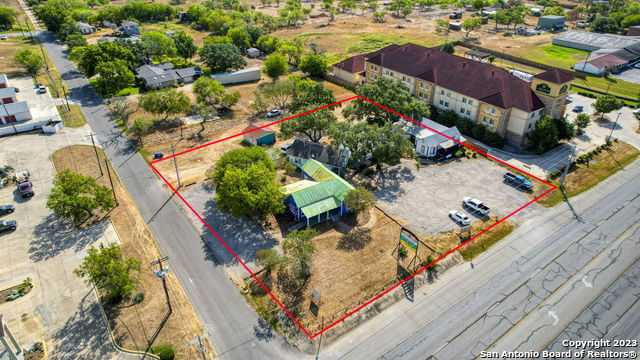 1820 10th Street, Floresville, TX, USA, 78114 - Thumbnail 3