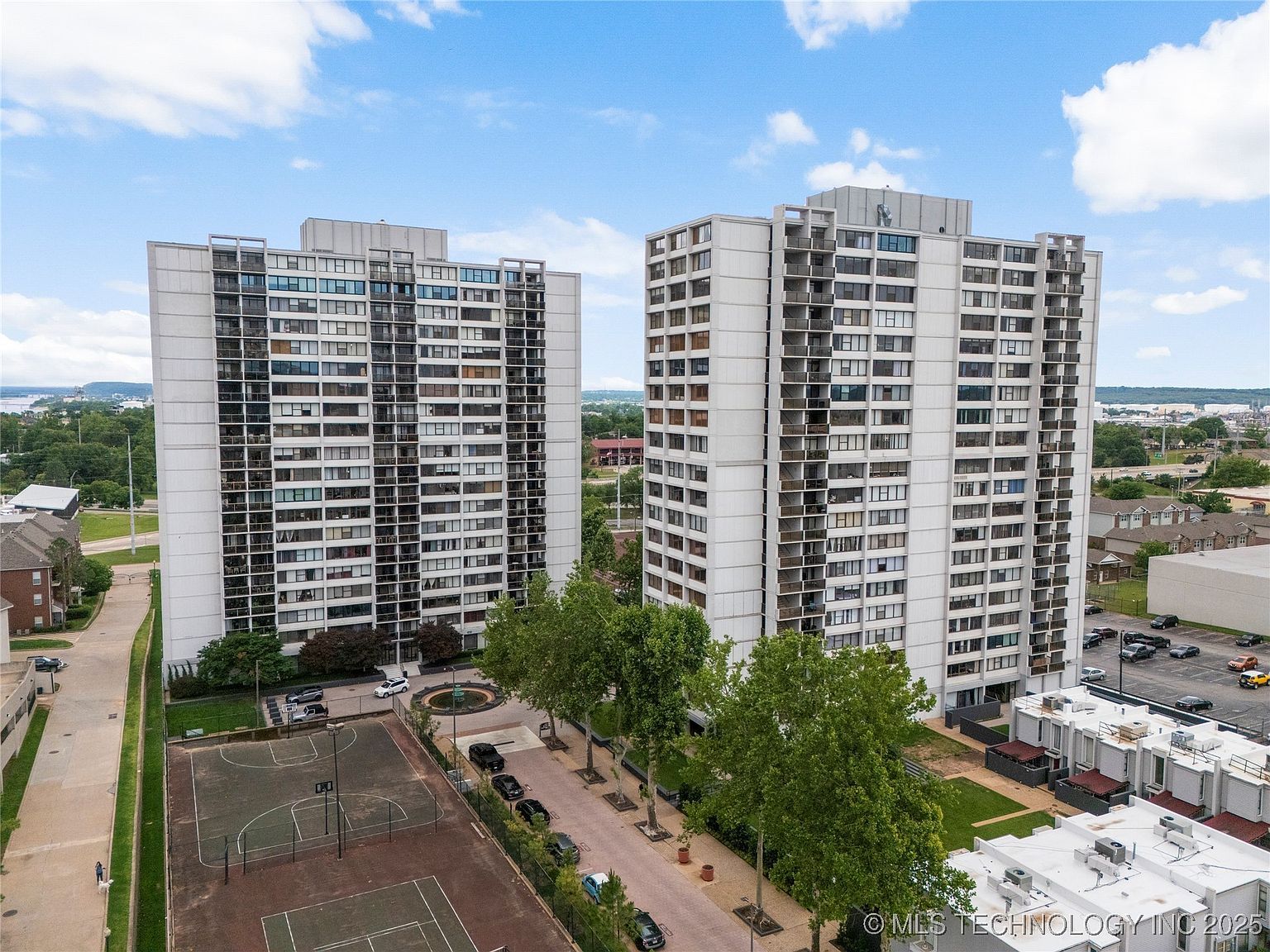 450 W 7th St APT 1101 Tulsa, OK 74119 - Thumbnail 3