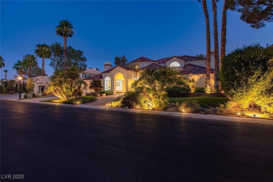 32 Princeville Ln Las Vegas, NV 89113 - Thumbnail 3