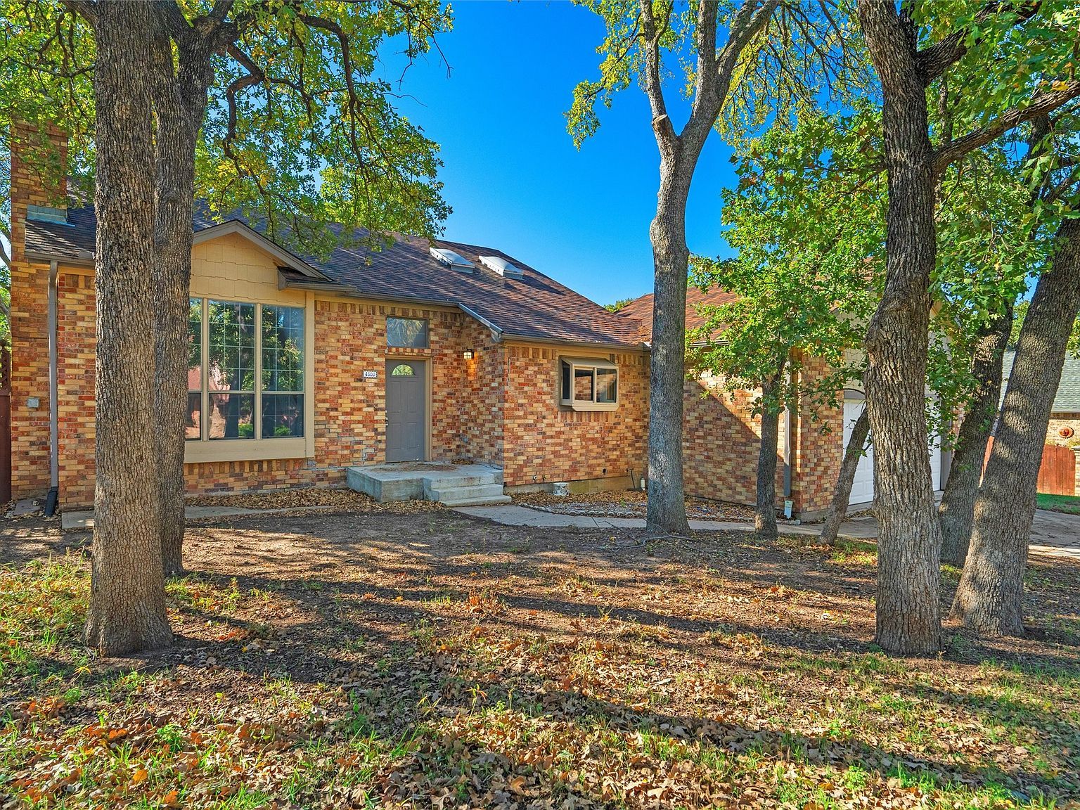 4300 Hidden Creek Dr Arlington, TX 76016 - Thumbnail 3