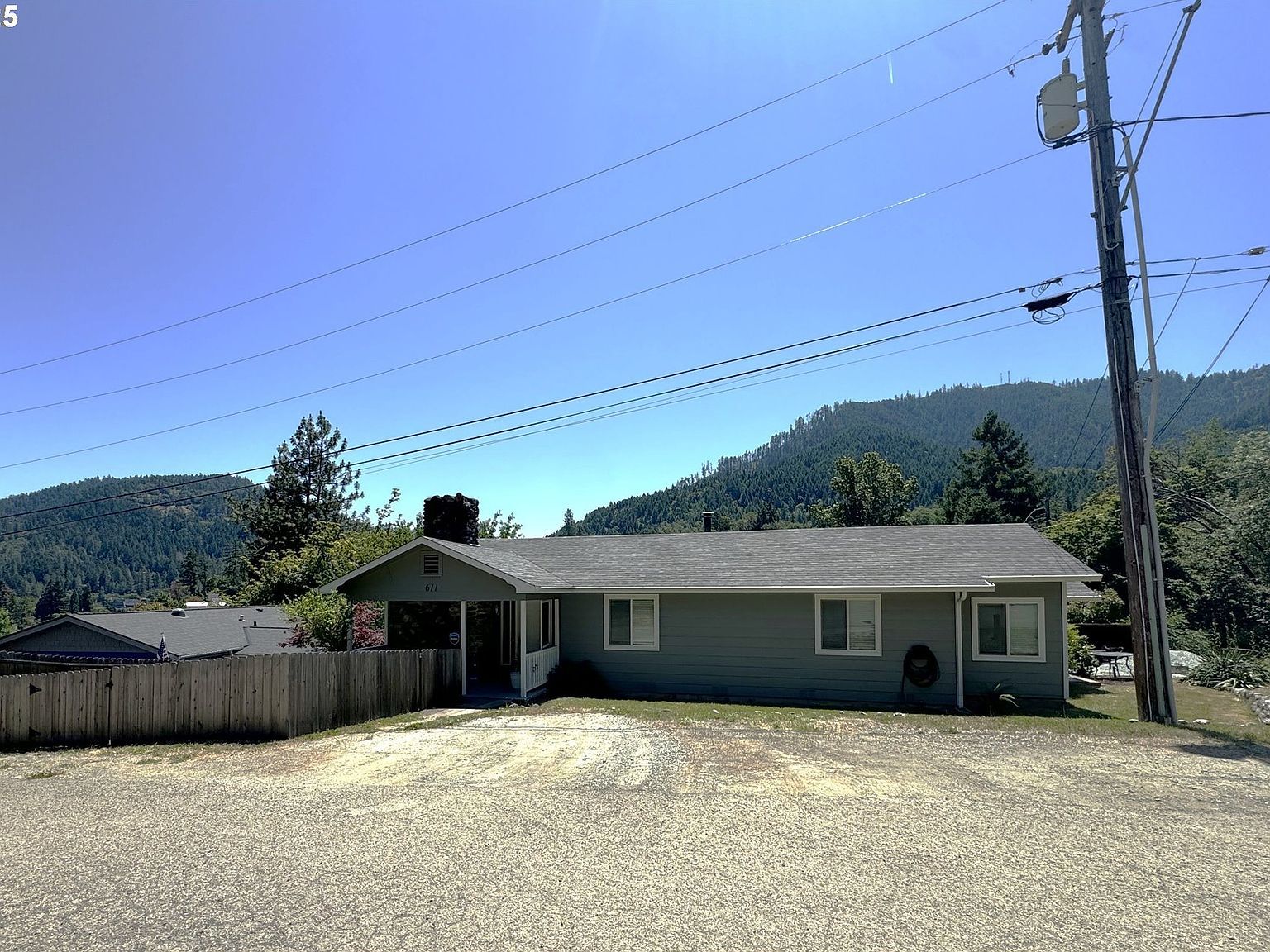 611 Fairchild St Canyonville, OR 97417 - Thumbnail 3