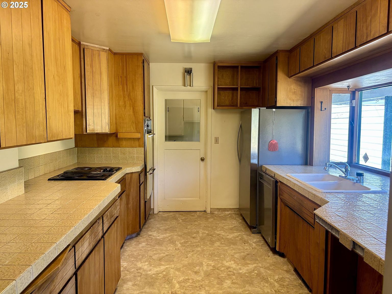 589 Mehlwood Ln Glendale, OR 97442 - Thumbnail 3