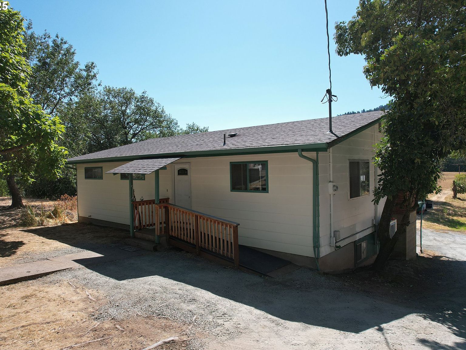 1383 N Old Pacific Hwy Myrtle Creek, OR 97457 - Thumbnail 3