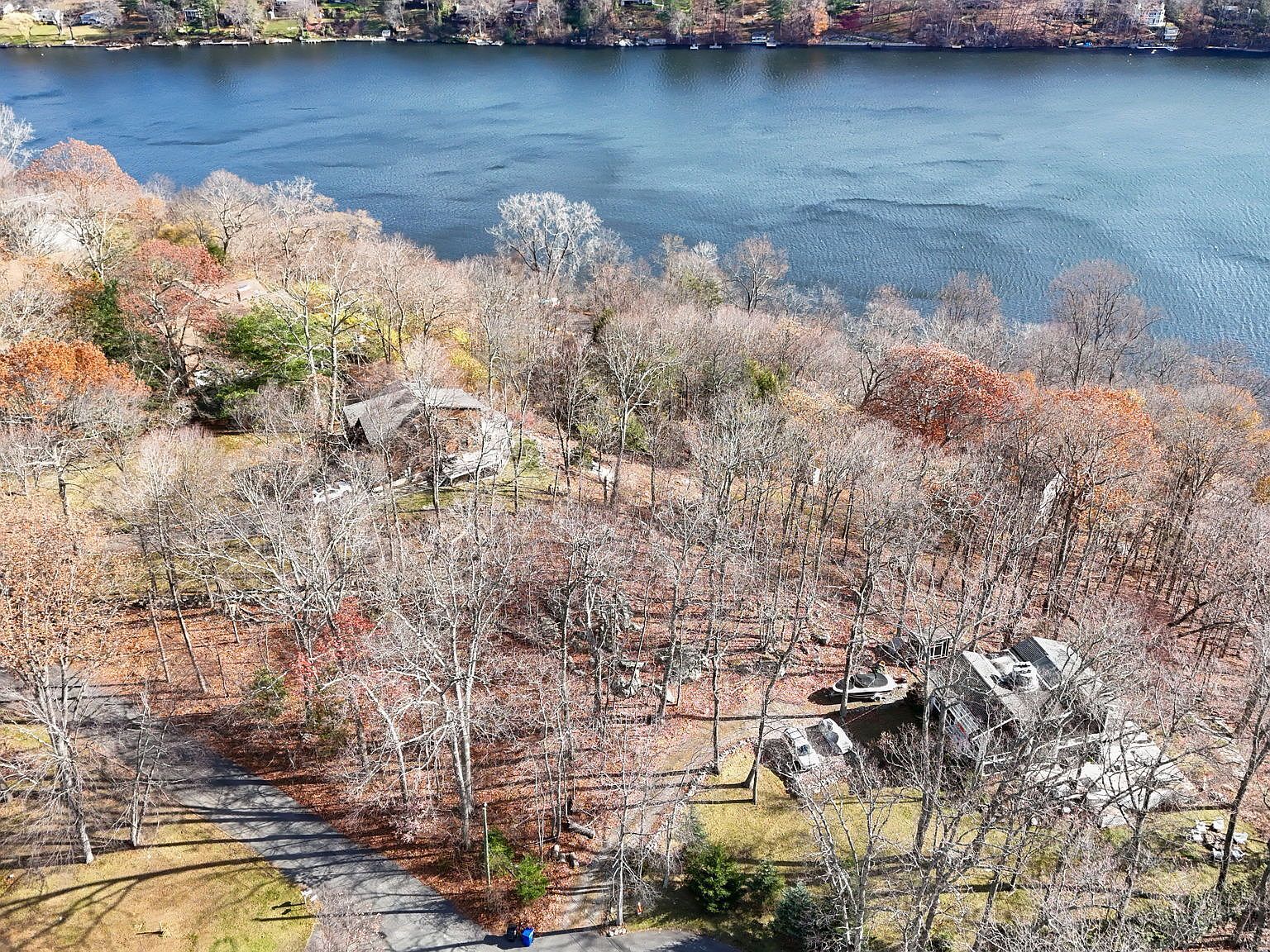 6 Candlewood Cmn New Milford, CT 06776 - Thumbnail 3