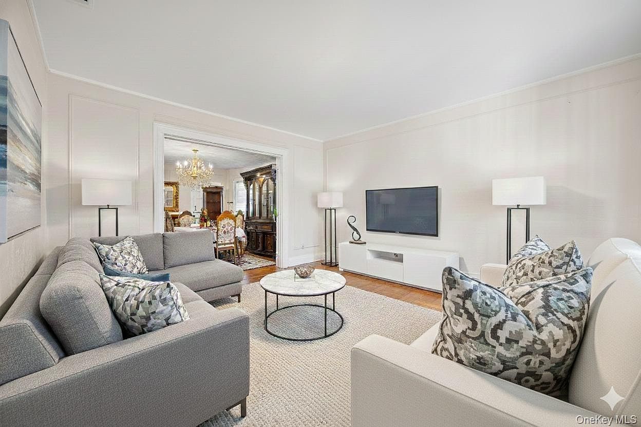 4450 Hill Ave Bronx, NY 10466 - Thumbnail 3