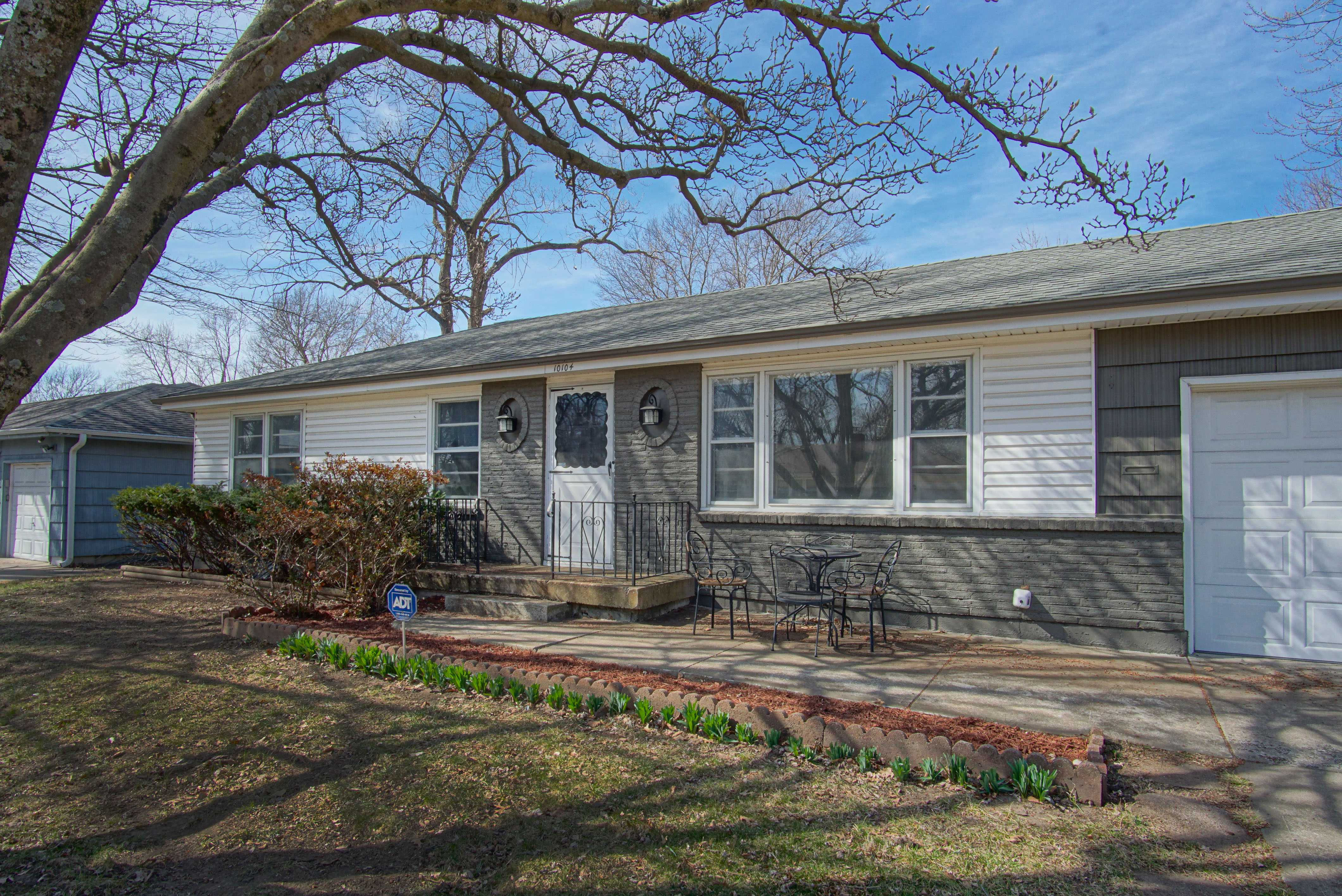 10104 Cambridge Avenue, Kansas City, MO, USA, 64134 - Thumbnail 3