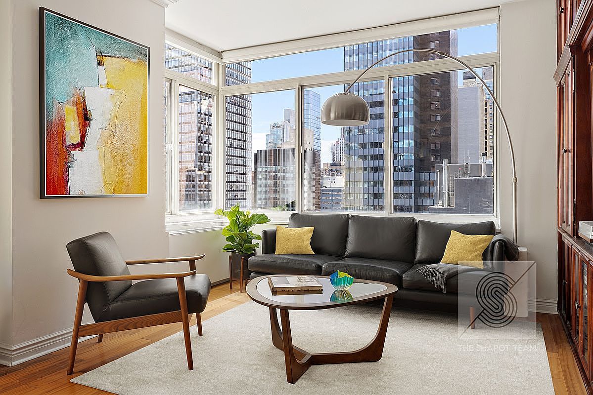 145 E 48th St APT 24F New York, NY 10017 - Thumbnail 3