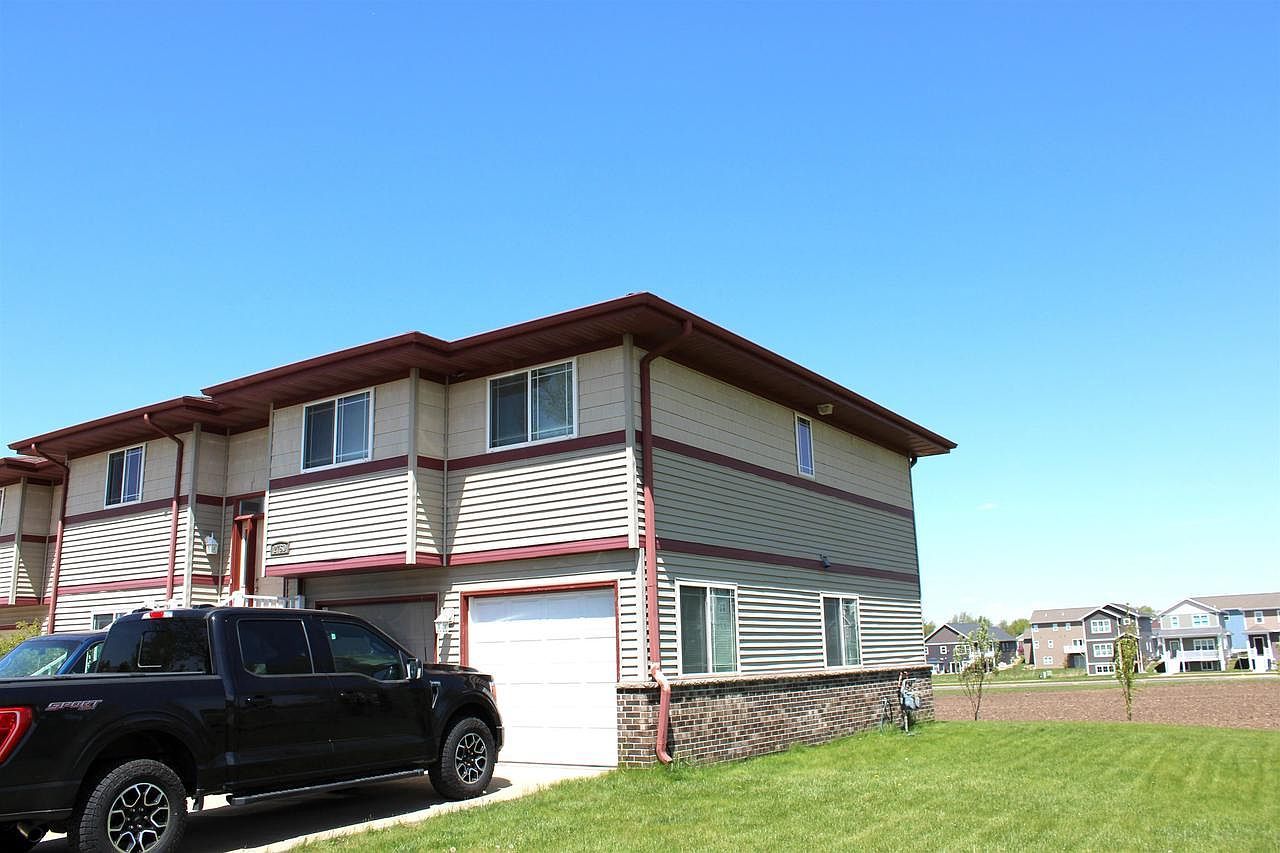2750 Hazelnut Trl Sun Prairie, WI 53590 - Thumbnail 3