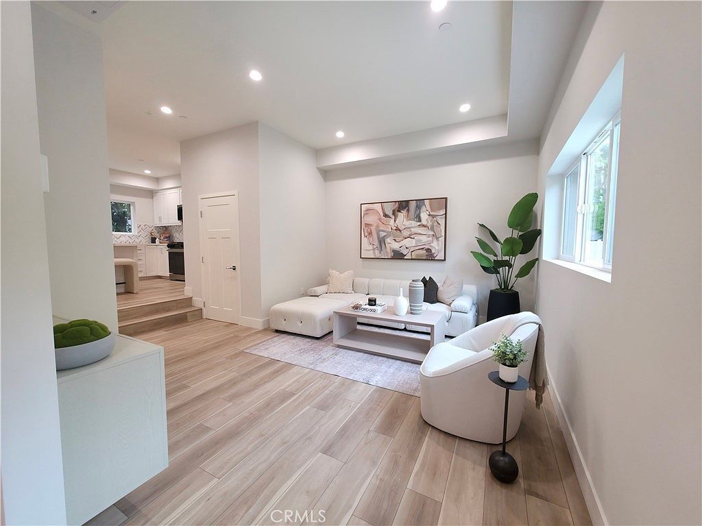 1821 1/2 Westholme 1/2 Ave Los Angeles, CA 90025 - Thumbnail 3