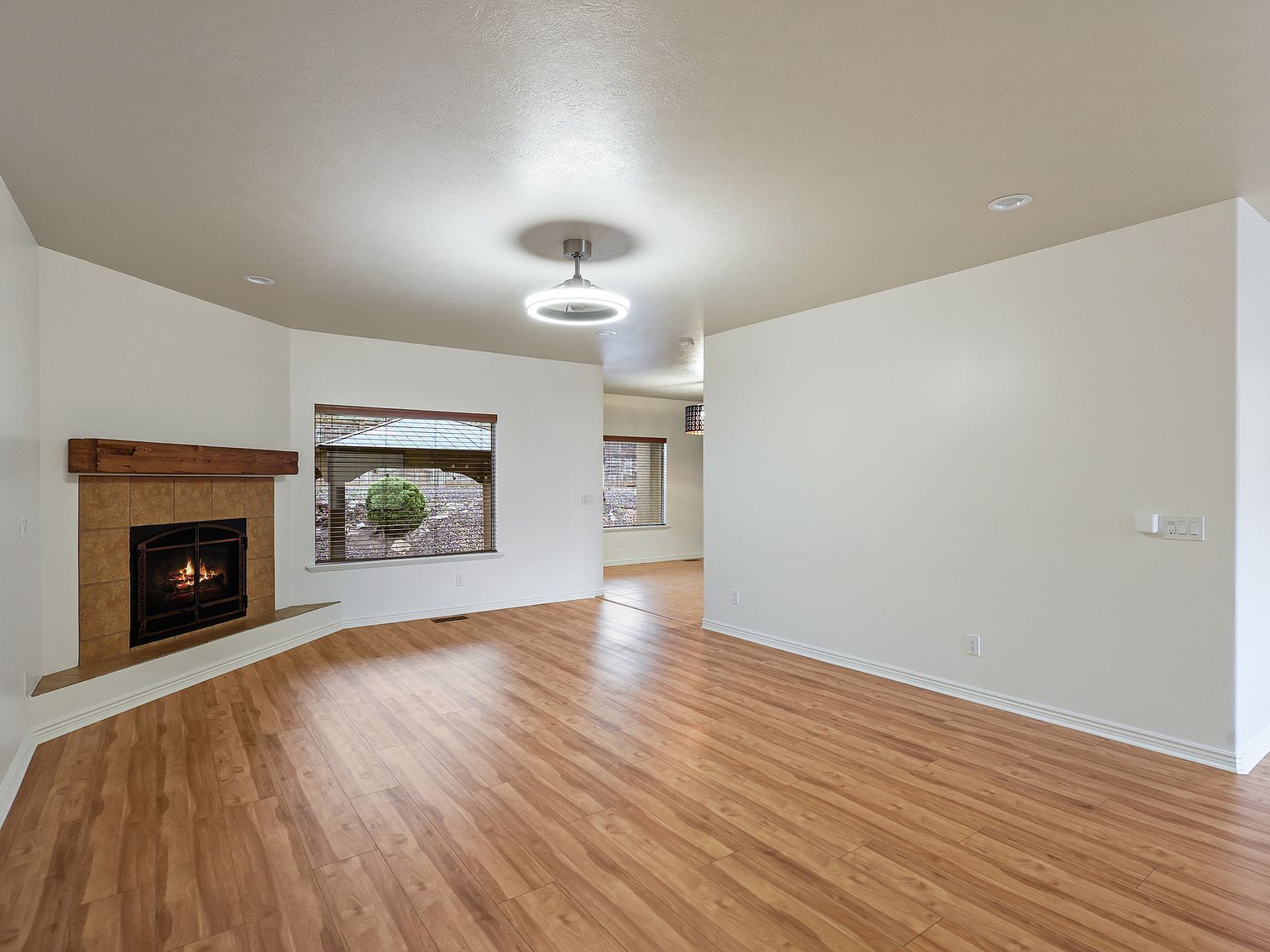 9226 N Mount Airey Dr W Eagle Mountain, UT 84005 - Thumbnail 3