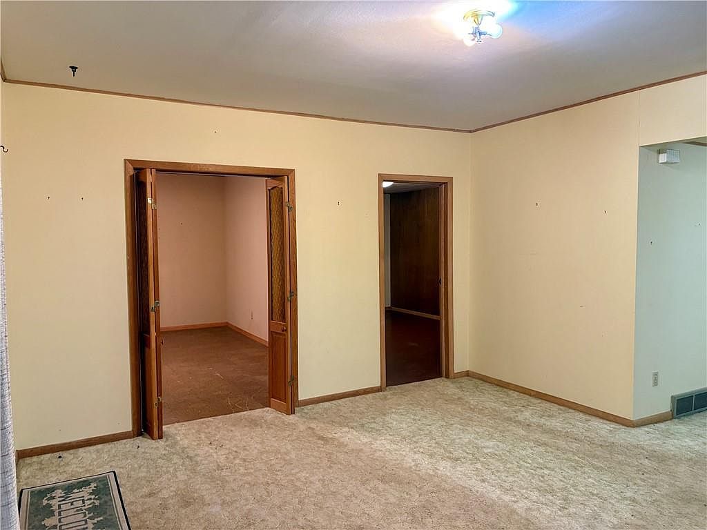 507 S Main St Yates Center, KS 66783 - Thumbnail 3