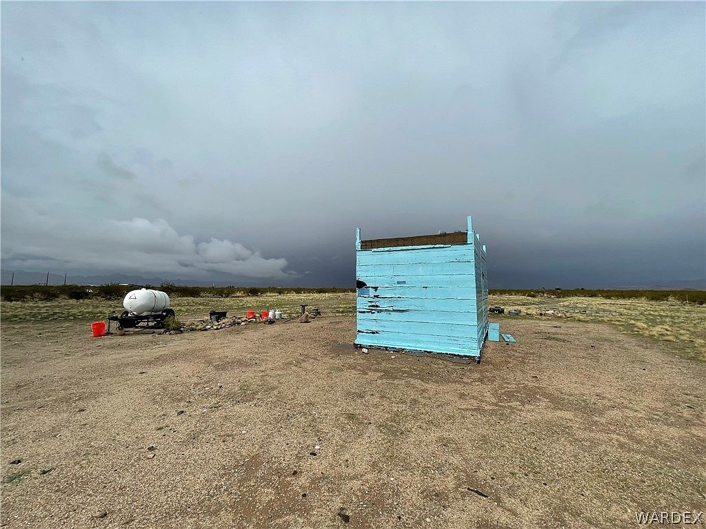 4127 W Ronda Dr Golden Valley, AZ 86413 - Thumbnail 3