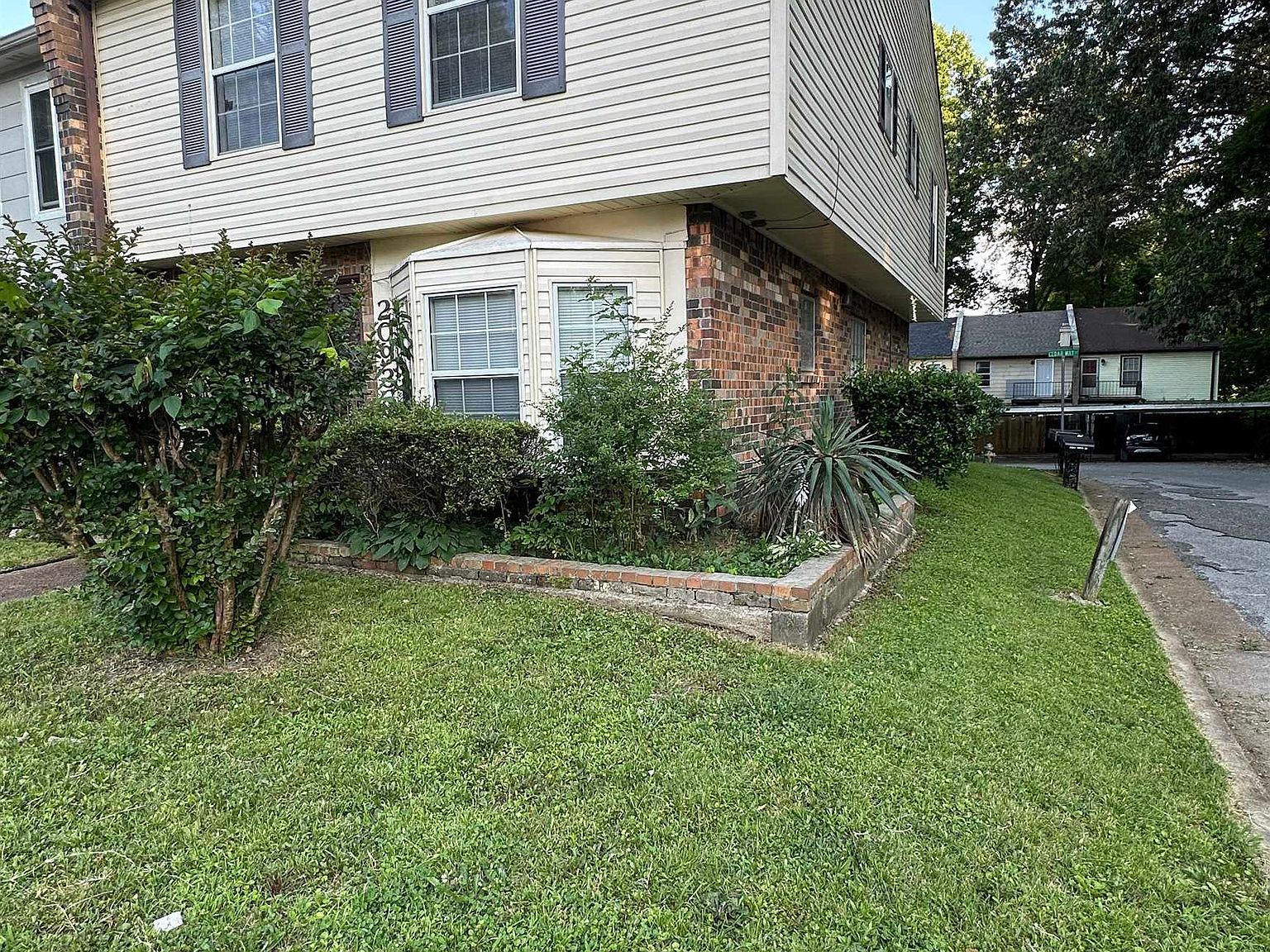 2093 Wooden Heart Ct #27 Memphis, TN 38116 - Thumbnail 3