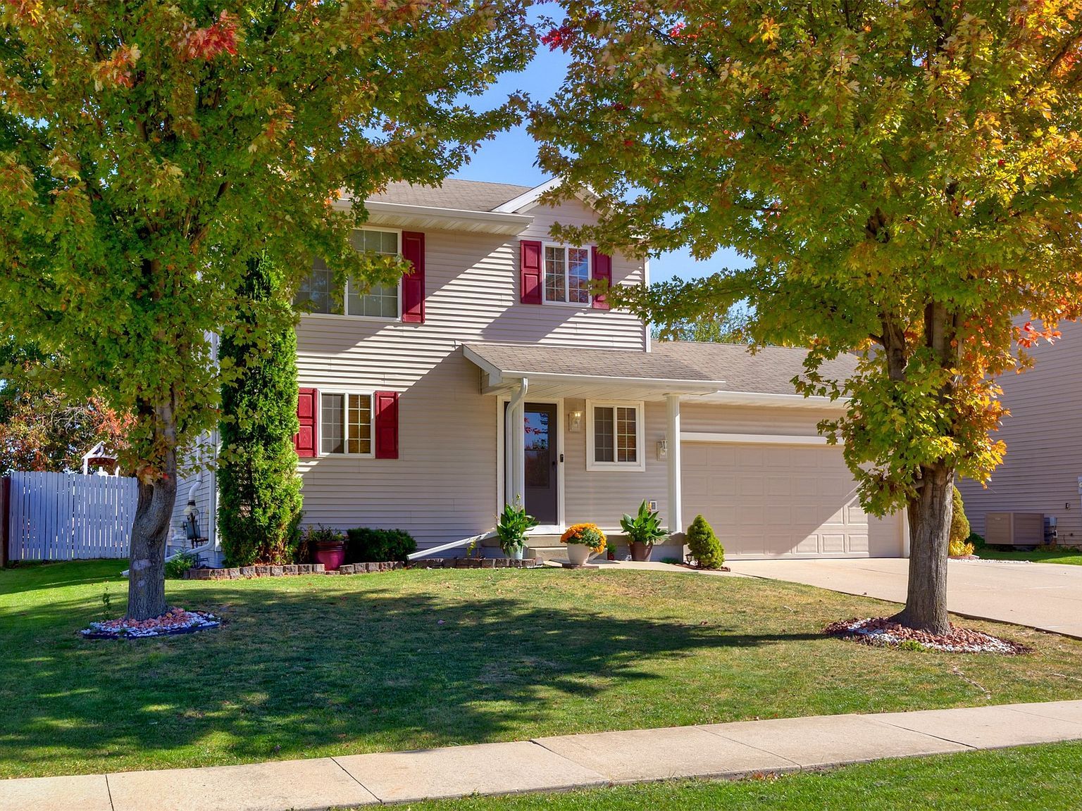 535 SE Cardinal Ln Waukee, IA 50263 - Thumbnail 3