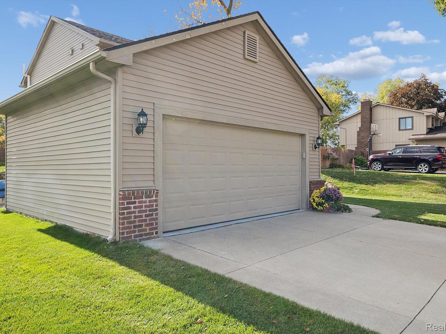 7799 Rampart Trl Waterford, MI 48327 - Thumbnail 3