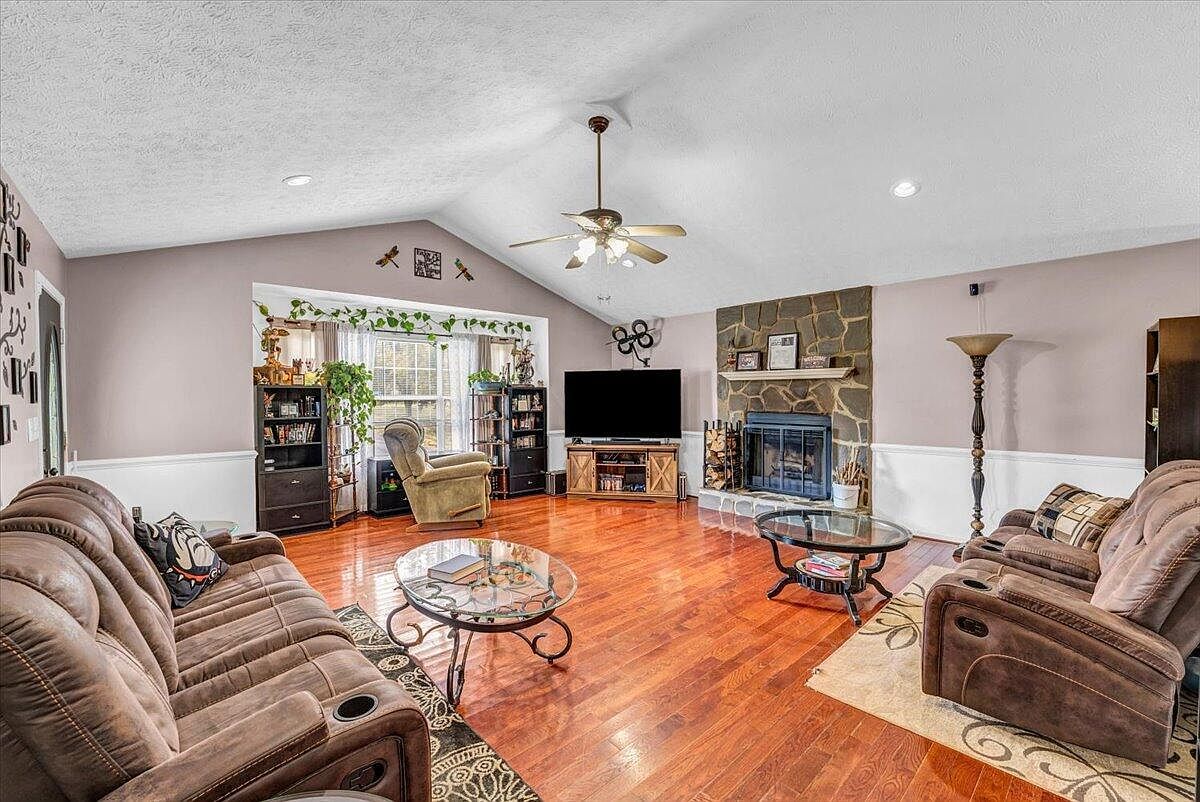 3333 Oma Lee Dr Sevierville, TN 37876 - Thumbnail 3