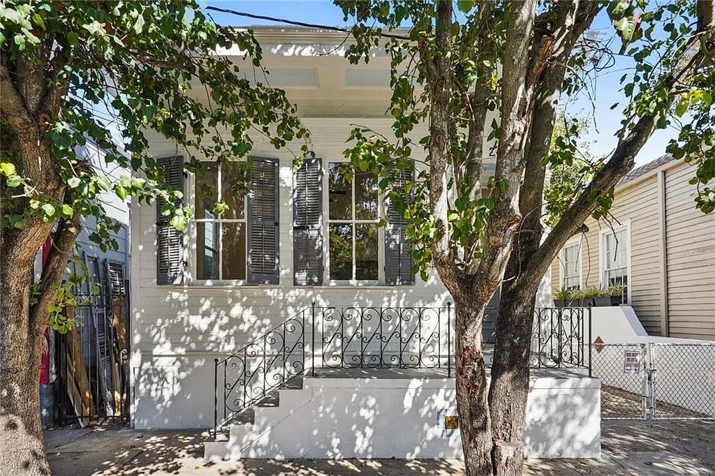 2417 Royal St New Orleans, LA 70117 - Thumbnail 3