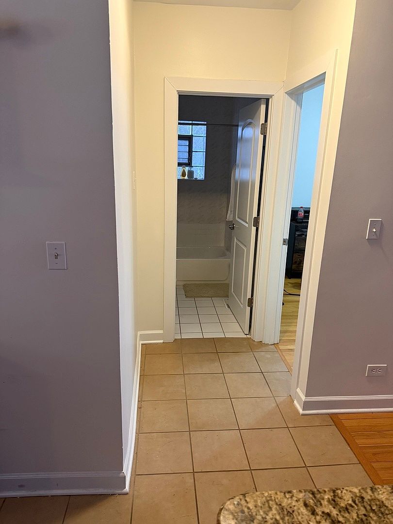 (undisclosed Address) Chicago, IL 60618 - Thumbnail 3