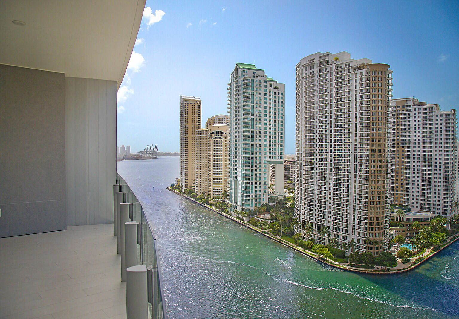 300 Biscayne Boulevard Way #1907 Miami, FL 33131 - Thumbnail 3