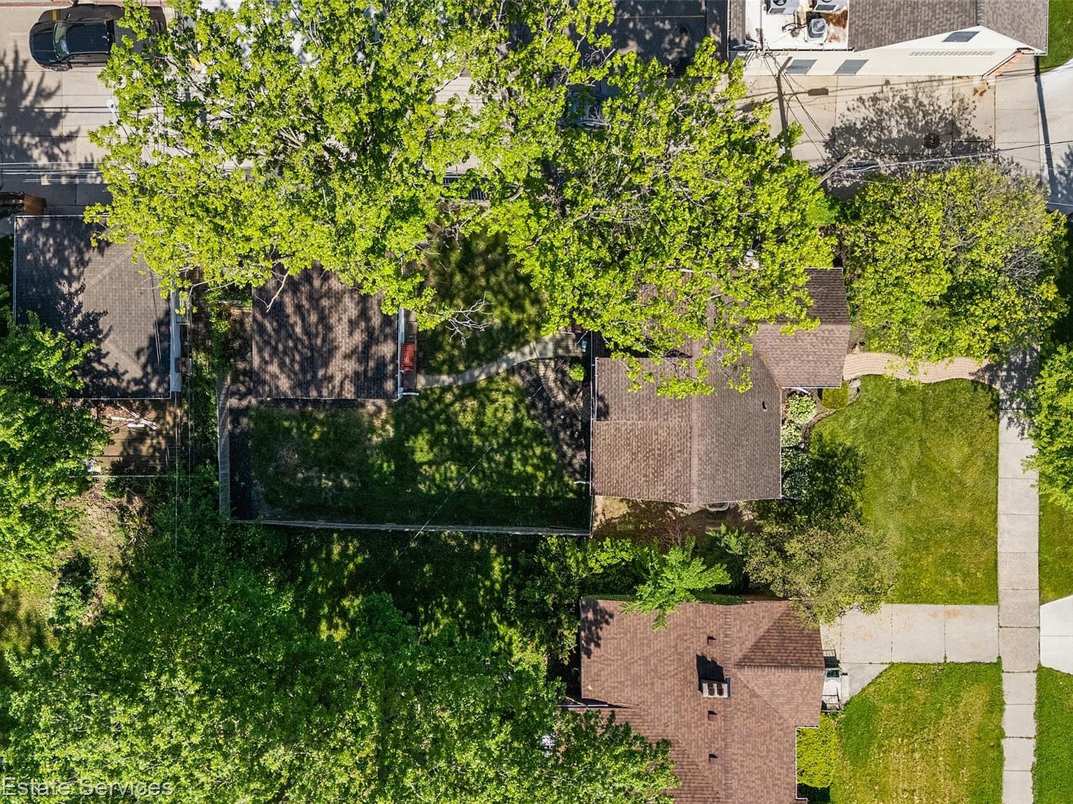 2371 Allard Ave Grosse Pointe Woods, MI 48236 - Thumbnail 3