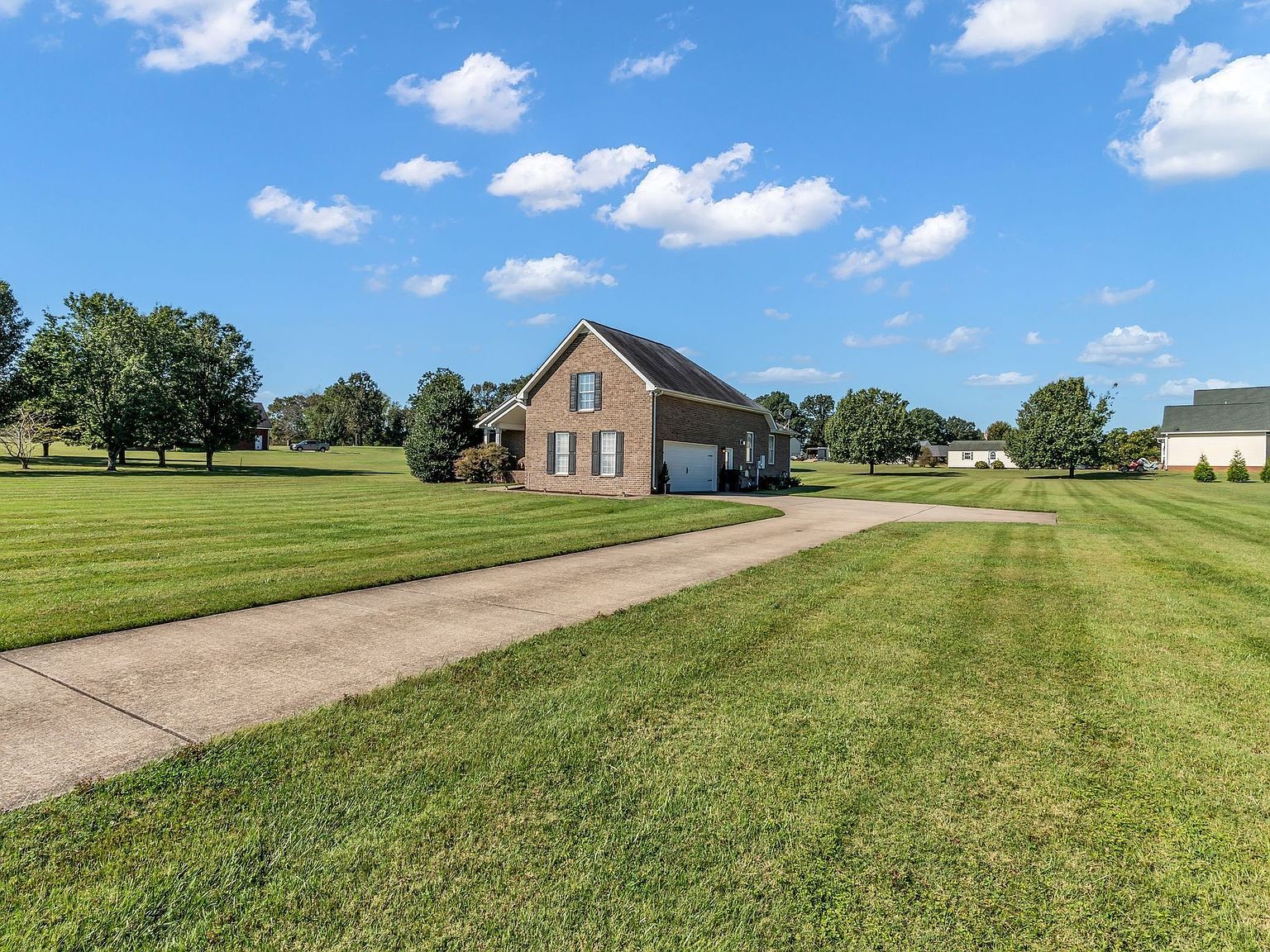 1688 Porter Rd Burns, TN 37029 - Thumbnail 3