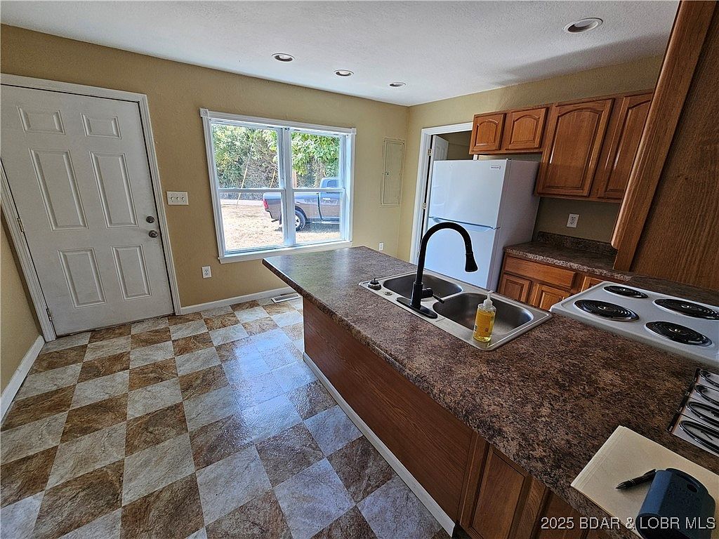 5560 Upper Prairie Hollow Rd Climax Springs, MO 65786 - Thumbnail 3