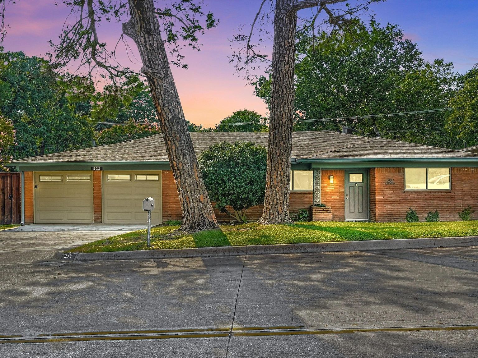 933 Wade Dr Bedford, TX 76022 - Thumbnail 3