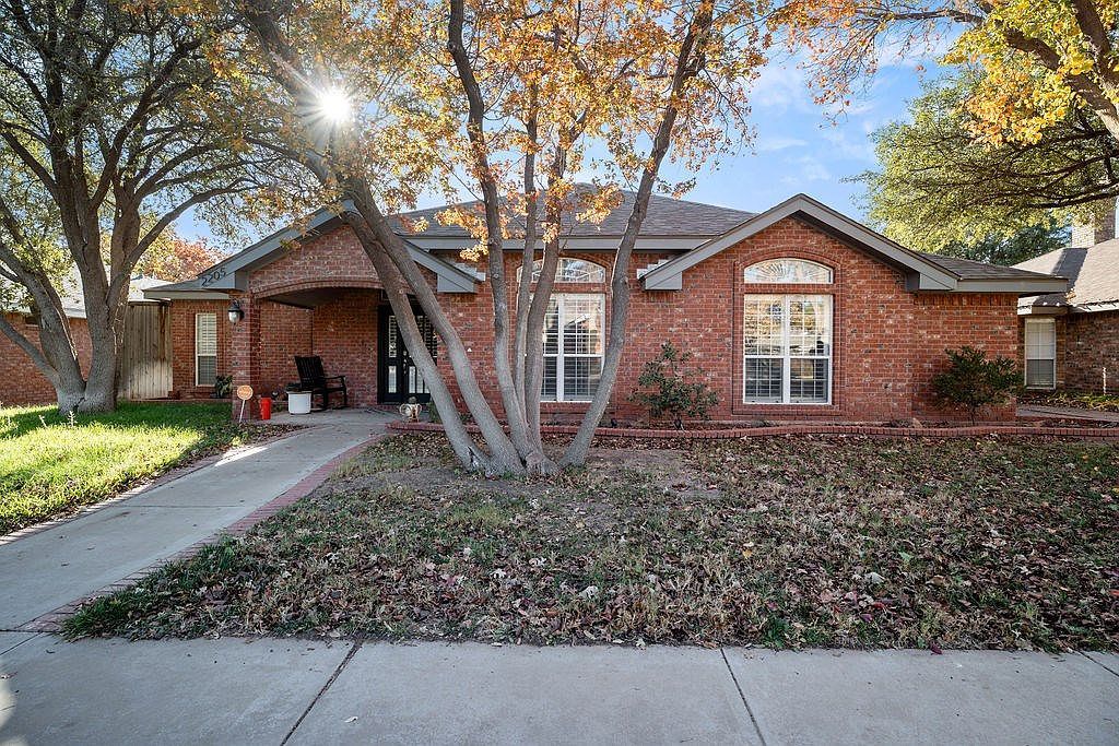 2205 Bradford Ct Midland, TX 79705 - Thumbnail 3