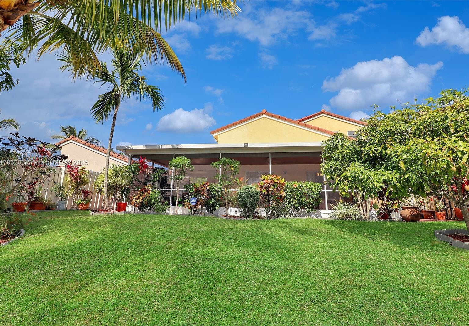 1249 NW 126th Ter Sunrise, FL 33323 - Thumbnail 3