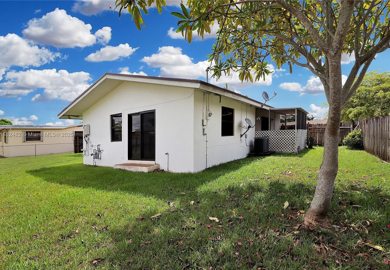 15840 SW 105th Ct Miami, FL 33157 - Thumbnail 3