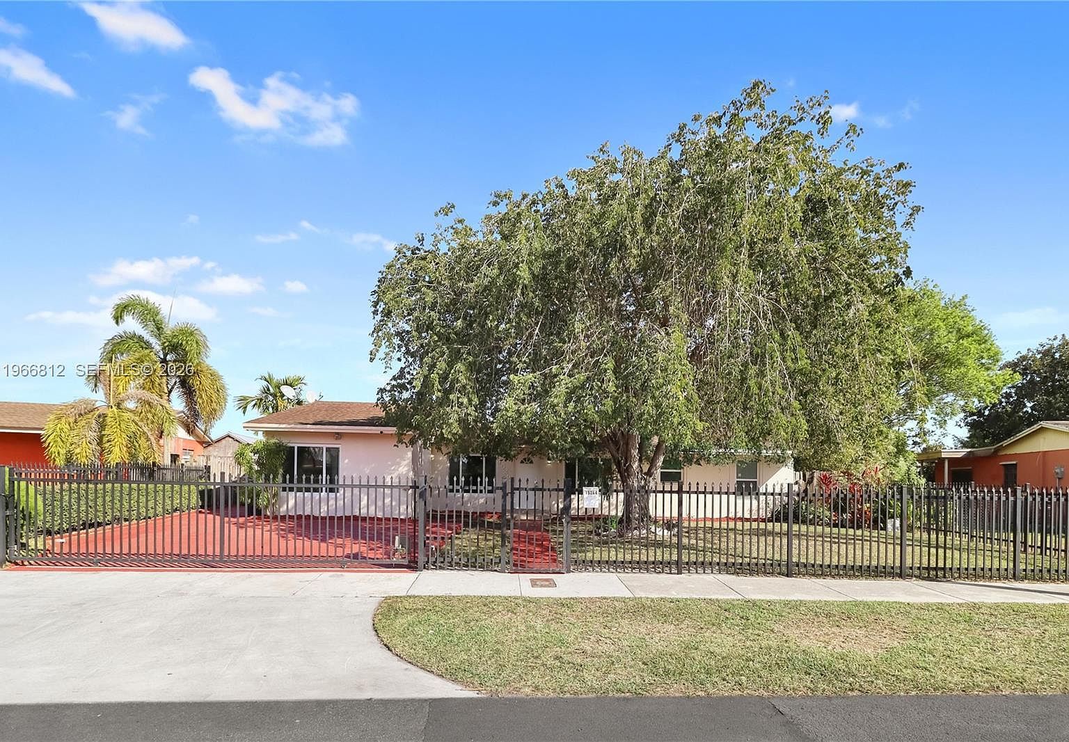 15264 SW 102nd Ct Miami, FL 33157 - Thumbnail 3