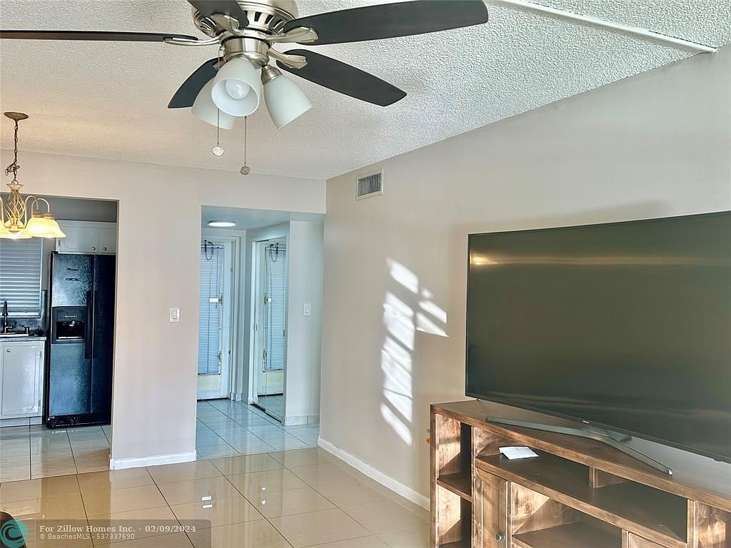 8950 Sunrise Lakes Blvd APT 105 Sunrise, FL 33322 - Thumbnail 3