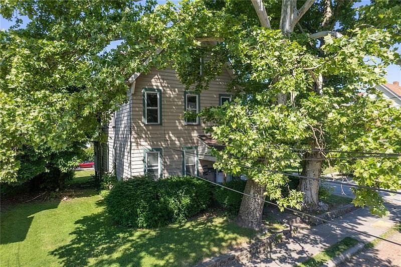 1323 Vance Ave Coraopolis, PA 15108 - Thumbnail 3