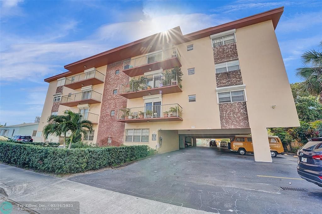 2010 Fillmore St APT 202 Hollywood, FL 33020 - Thumbnail 3