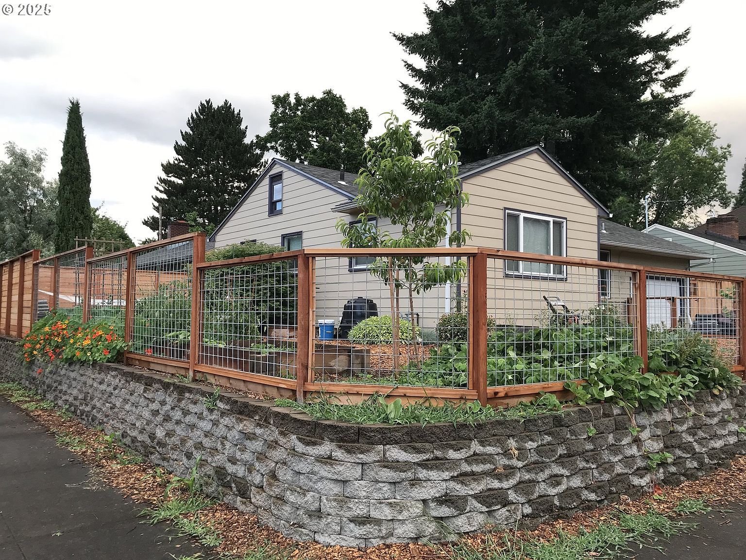 5425 N Syracuse St Portland, OR 97203 - Thumbnail 3