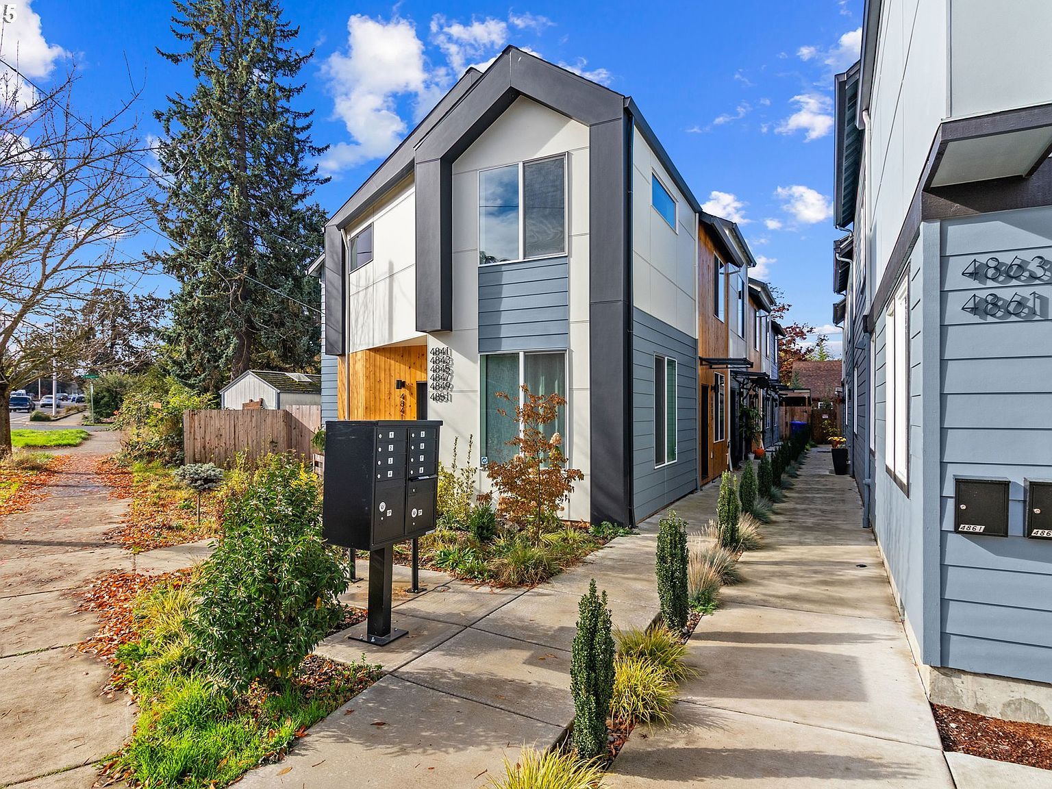 4851 NE Cully Blvd #6 Portland, OR 97218 - Thumbnail 3