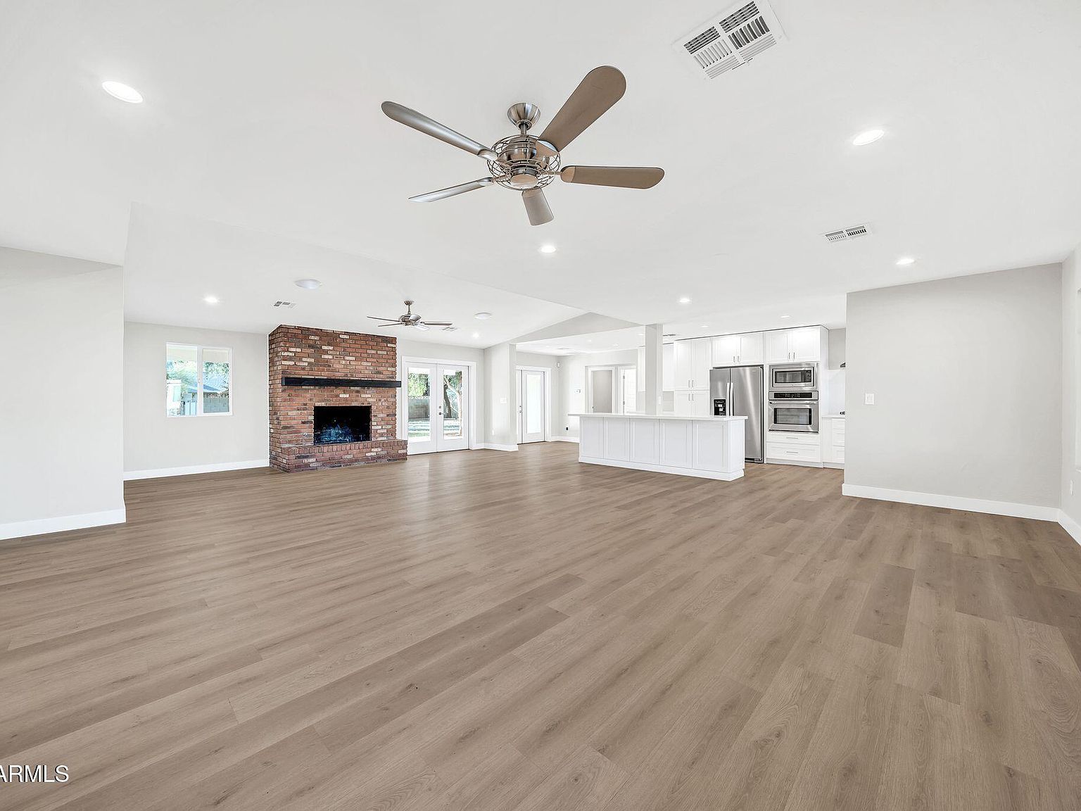 641 W Linger Ln Phoenix, AZ 85021 - Thumbnail 3