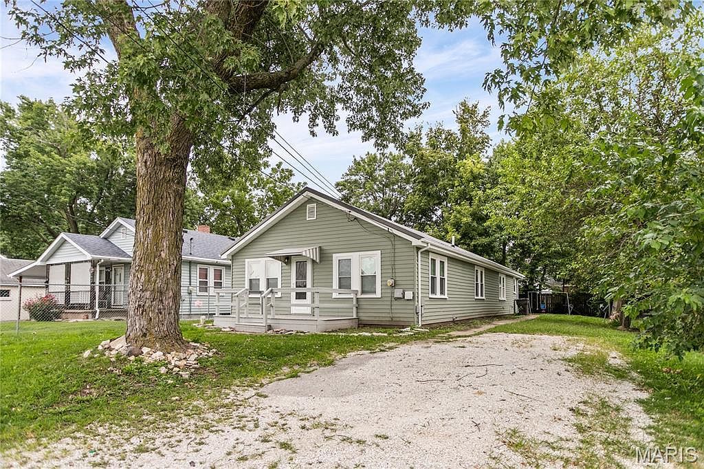 100 Morean St Jerseyville, IL 62052 - Thumbnail 3