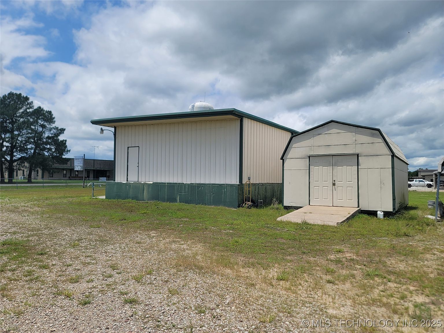 1130 White Stag Ave Checotah, OK 74426 - Thumbnail 3