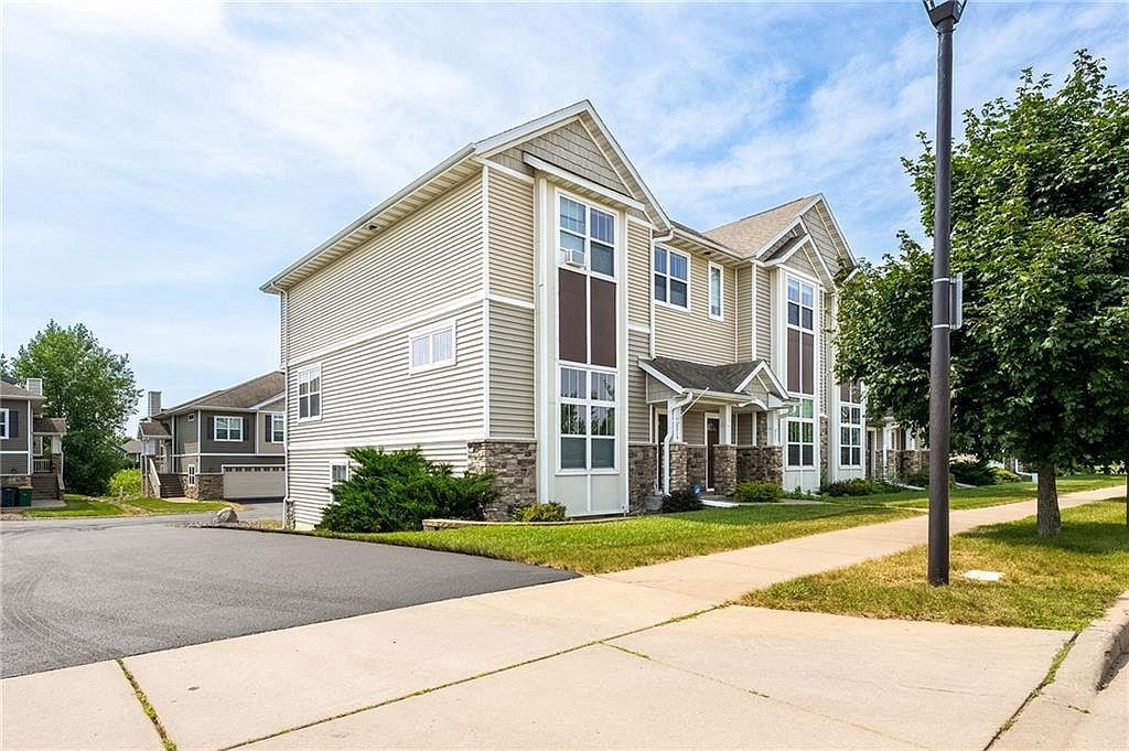 5221 Stonewood Dr Eau Claire, WI 54703 - Thumbnail 3