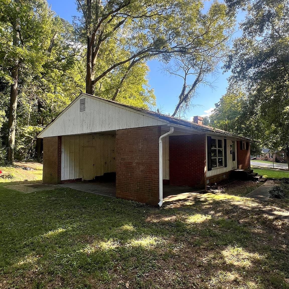 3500 Delgany Dr Charlotte, NC 28215 - Thumbnail 3