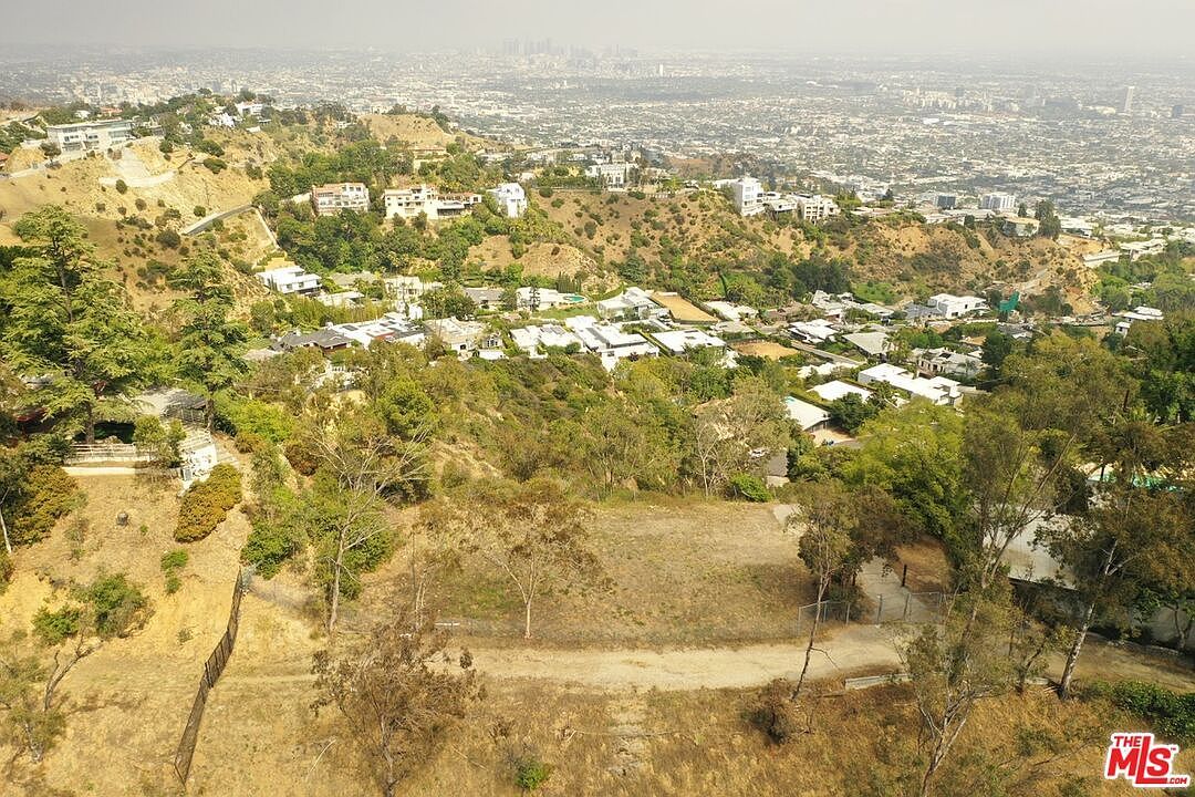 9229 Crescent Dr Los Angeles, CA 90046 - Thumbnail 3