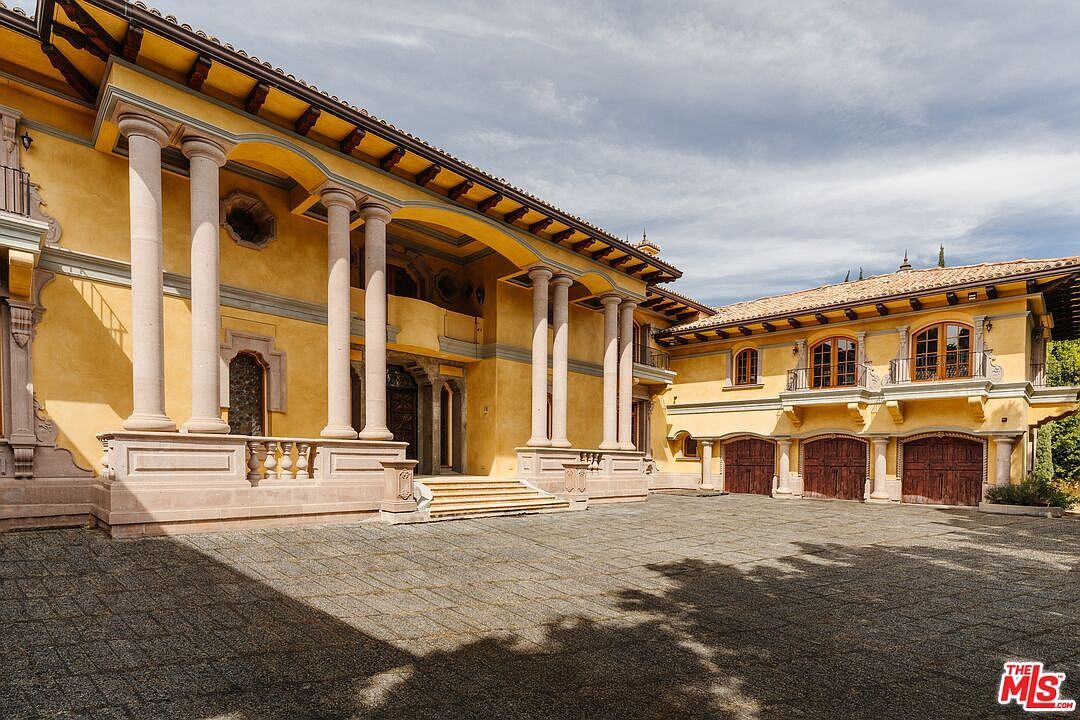 677 N Faring Rd Los Angeles, CA 90077 - Thumbnail 3