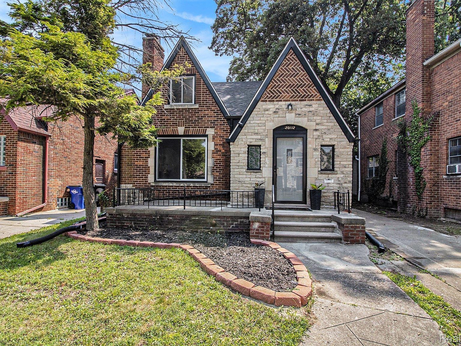 20112 Picadilly Rd Detroit, MI 48221 - Thumbnail 3