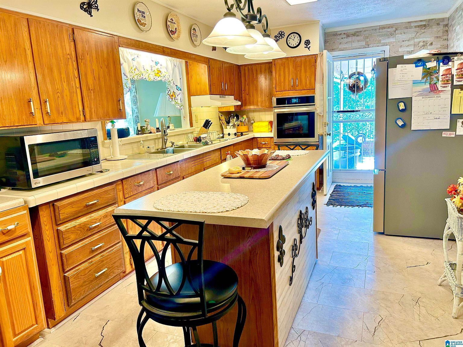 1213 Vine St Anniston, AL 36207 - Thumbnail 3