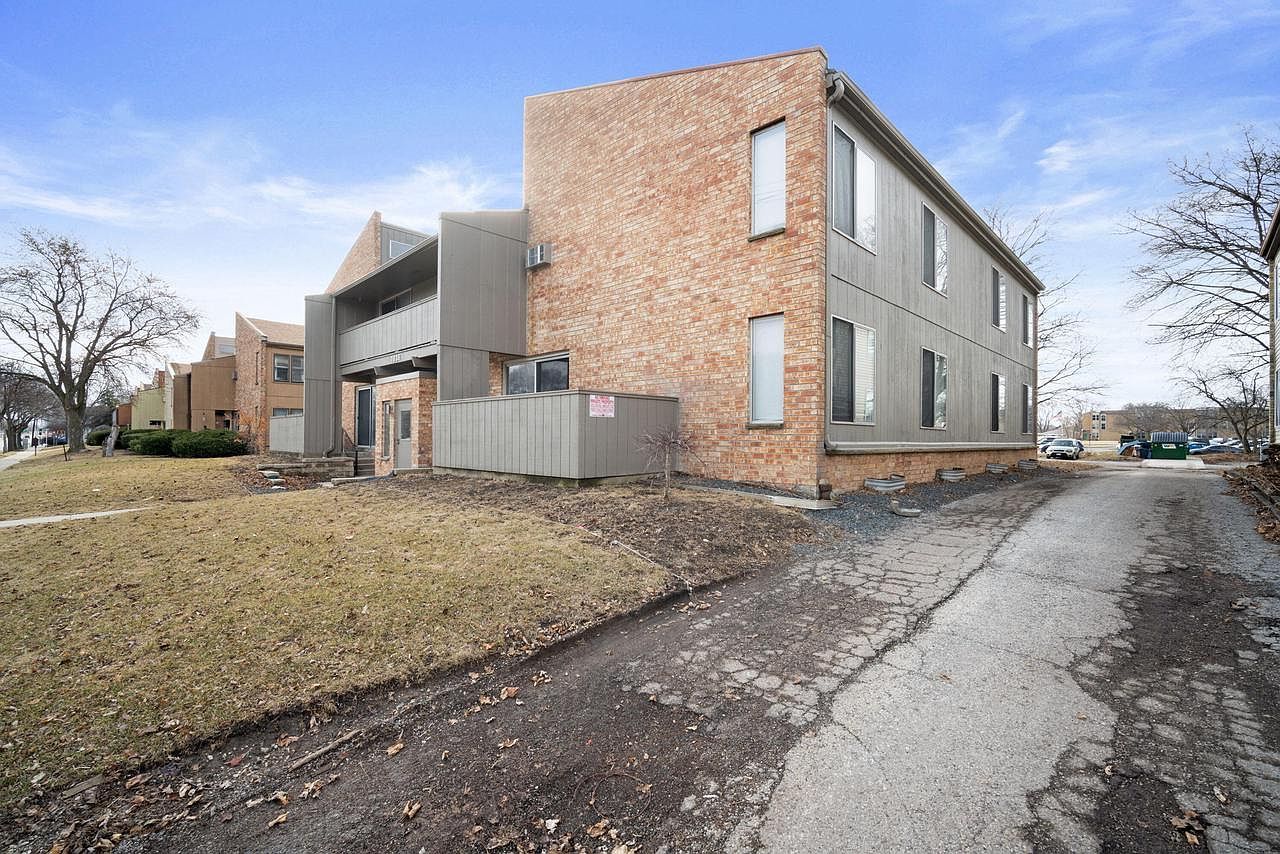 7835 W Oklahoma Ave Milwaukee, WI 53219 - Thumbnail 3