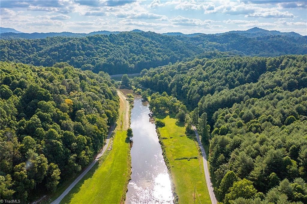 Ballou Farm Rd Crumpler, NC 28617 - Thumbnail 3