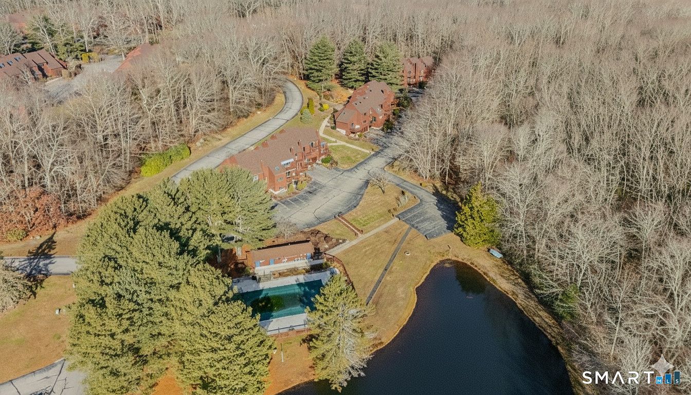 97 W Main St APT 24 Niantic, CT 06357 - Thumbnail 3