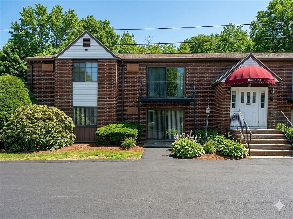 141 Essex St APT B4 Saugus, MA 01906 - Thumbnail 3