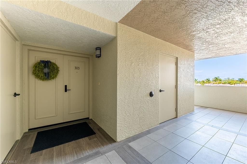 6573 Marissa Loop APT 303 Naples, FL 34108 - Thumbnail 3